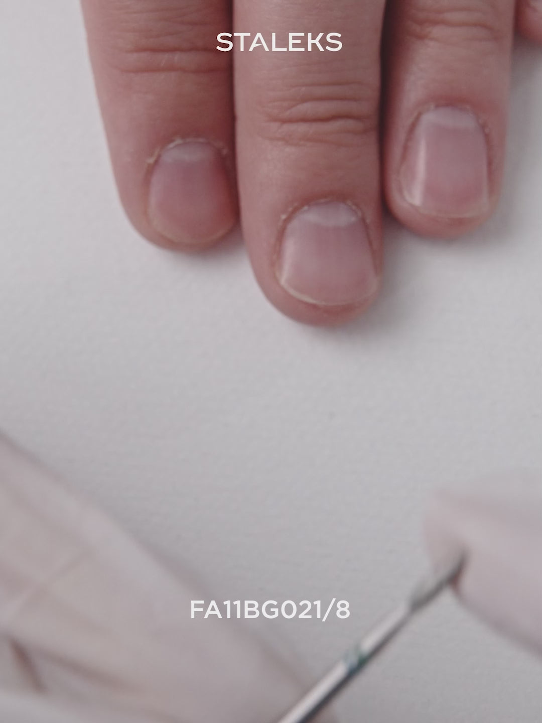 Załaduj wideo: STALEKS EXPERT Frez diamentowy DUO „płomień” niebiesko-zielony, średnica 2,1 mm, część robocza 8 mm